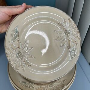 SET OF 4 PFALTZGRAFF DAISY CHAIN SALAD PLATES CREAM 8 1/2"